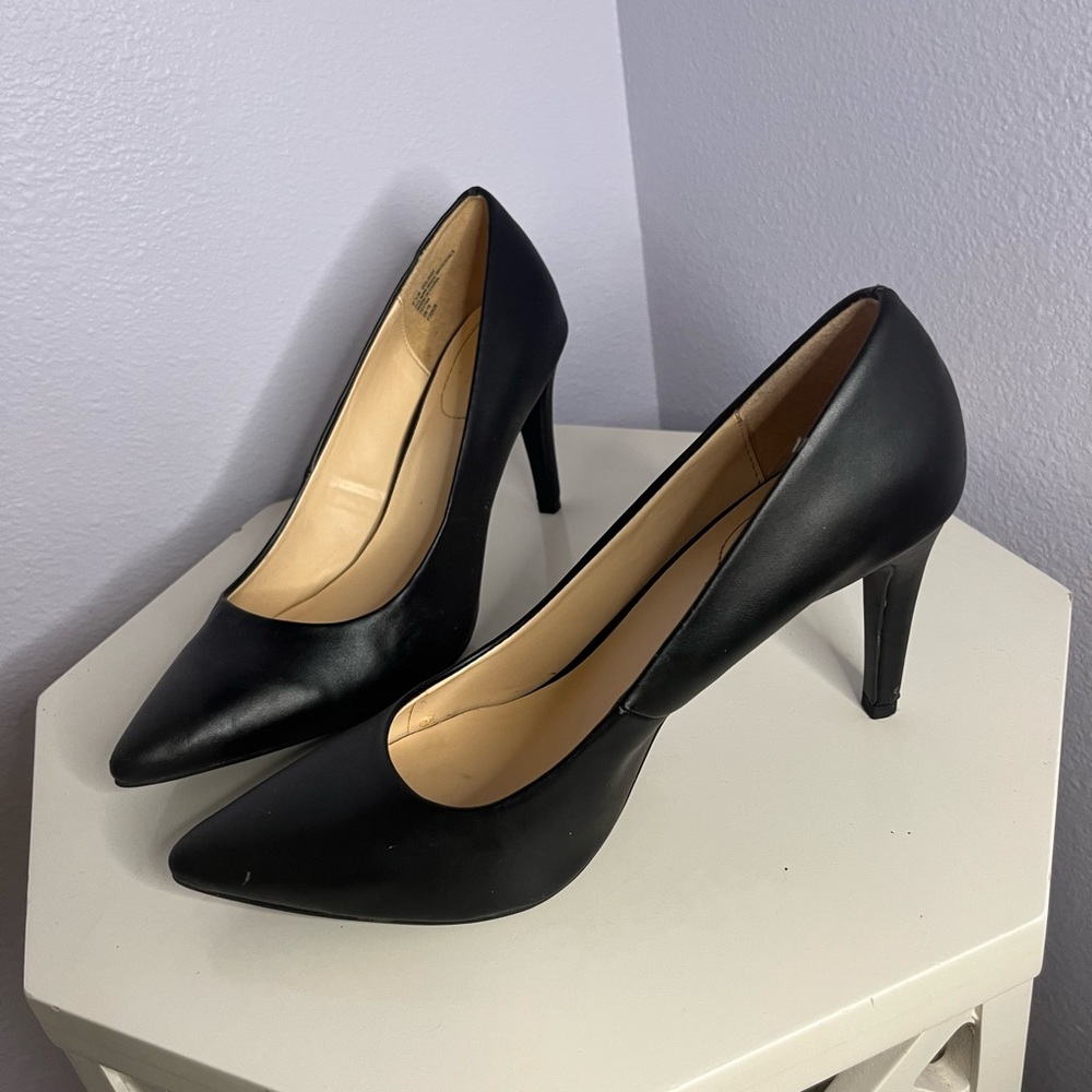 A.N.A Farrah Black Leather Pumps